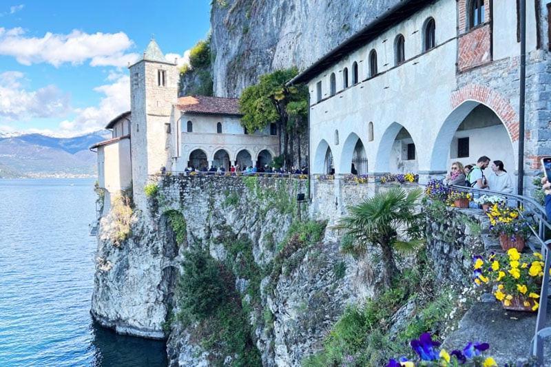 Lily Lake Maggiore Laveno-Mombello Exterior foto